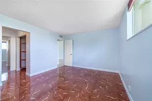 942 NE 199th St, Miami, FL 33179 - Photo 16