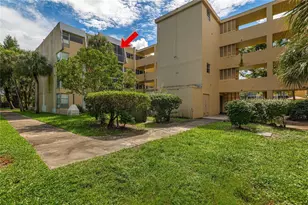 942 NE 199th St, Miami, FL 33179 - Photo 28