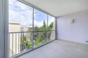 942 NE 199th St, Miami, FL 33179 - Photo 20