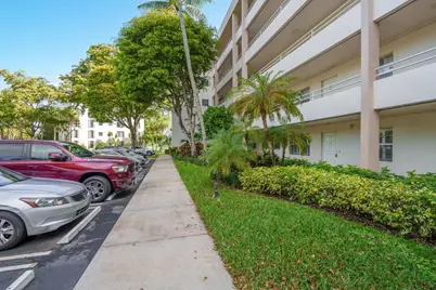 3800 Oaks Clubhouse Drive #110, Pompano Beach, FL 33069 - Photo 8