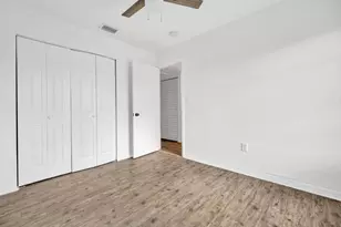 21357 NW 39th Ave, Opa Locka, FL 33055 - Photo 10