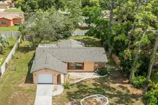 10164 Gifford Dr, Spring Hill, FL 34608 - Photo 2