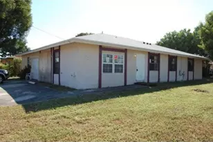 901 SW 78th Ave, North Lauderdale, FL 33068 - Photo 1