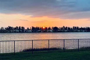 9025 Parkland Bay Dr, Parkland, FL 33076 - Photo 6