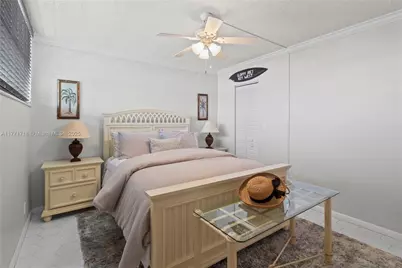 4800 Bayview Drive #402, Fort Lauderdale, FL 33308 - Photo 16