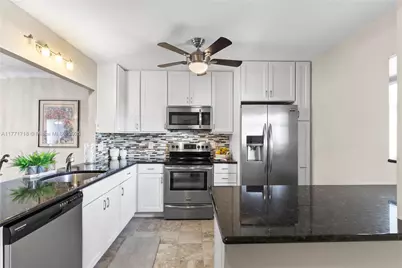 4800 Bayview Drive #402, Fort Lauderdale, FL 33308 - Photo 6