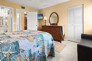 320 Knotty Pine Cir, Greenacres, FL 33463 - Photo 16