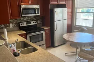 4301 Martinique Cir, Pompano Beach, FL 33066 - Photo 2