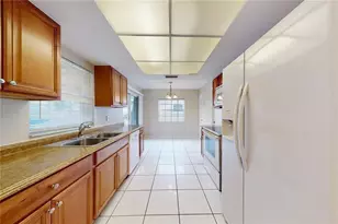 9728 SW 3rd St, Boca Raton, FL 33428 - Photo 4