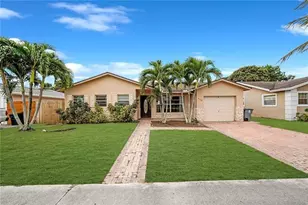 9728 SW 3rd St, Boca Raton, FL 33428 - Photo 1