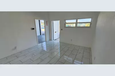 4834 NE 10 Avenue, Oakland Park, FL 33334 - Photo 2