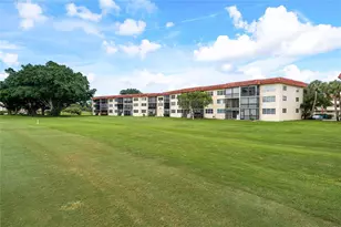 9411 N Hollybrook Lake Dr, Pembroke Pines, FL 33025 - Photo 20