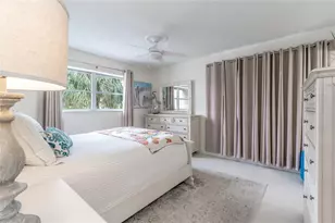 9411 N Hollybrook Lake Dr, Pembroke Pines, FL 33025 - Photo 14