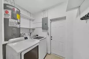 16010 NE 5th Ave, Miami, FL 33162 - Photo 38