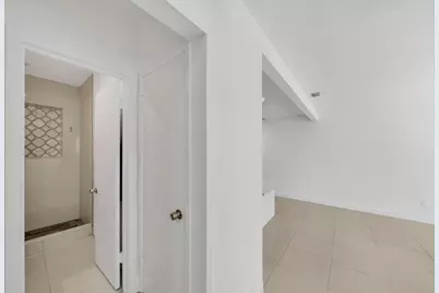 16010 NE 5th Avenue, Miami, FL 33162 - Photo 24