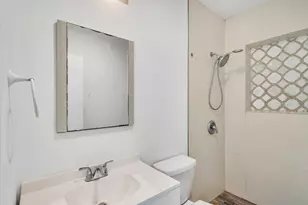 16010 NE 5th Ave, Miami, FL 33162 - Photo 18