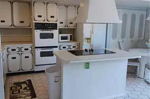 1018 NE 25th, Hallandale Beach, FL 33009 - Photo 16