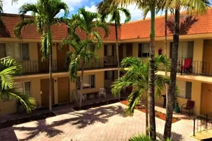 515 S Sequoia Dr, West Palm Beach, FL 33409 - Photo 2