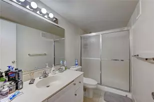 731 N Pine Island Rd, Plantation, FL 33324 - Photo 8