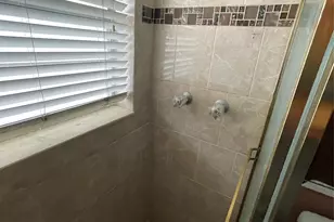 1025 Country Club Dr, Margate, FL 33063 - Photo 24