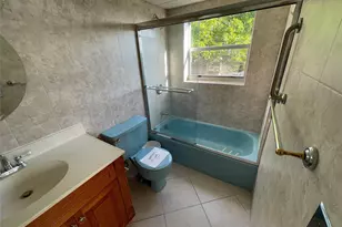 1025 Country Club Dr, Margate, FL 33063 - Photo 10