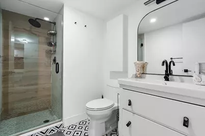 427 Golden Isles Drive #16H, Hallandale Beach, FL 33009 - Photo 8