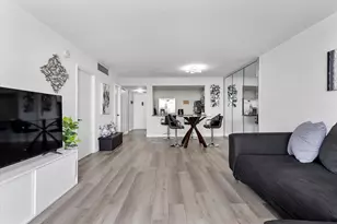 427 Golden Isles Dr, Hallandale Beach, FL 33009 - Photo 4