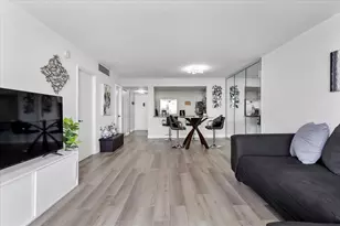 427 Golden Isles Dr, Hallandale Beach, FL 33009 - Photo 4