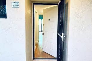 112 Lake Emerald Unit, Fort Lauderdale, FL 33309 - Photo 4