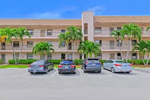 10402 Sunrise Lakes Blvd, Sunrise, FL 33322 - Photo 2