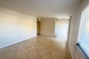 5646 Blueberry Ct, Lauderhill, FL 33313 - Photo 6