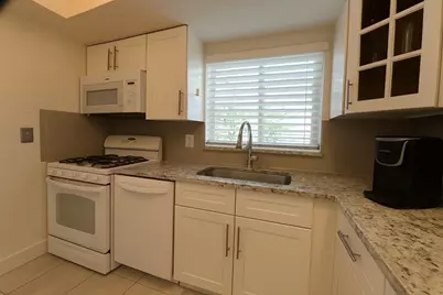 922 S Palmway, Lake Worth Beach, FL 33460 - Photo 8