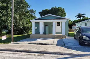 258 Adams Pl, Pahokee, FL 33476 - Photo 1