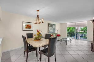 9301 Sunrise Lakes Blvd, Sunrise, FL 33322 - Photo 12