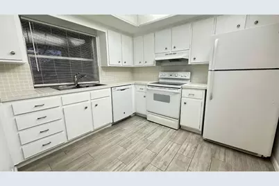 1911 NE 28th Court #2B, Lighthouse Point, FL 33064 - Photo 1