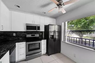 9182 NW 40th St, Coral Springs, FL 33065 - Photo 8