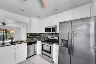 9182 NW 40th St, Coral Springs, FL 33065 - Photo 6