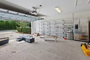 816 W Village Cir, Davie, FL 33325 - Photo 20