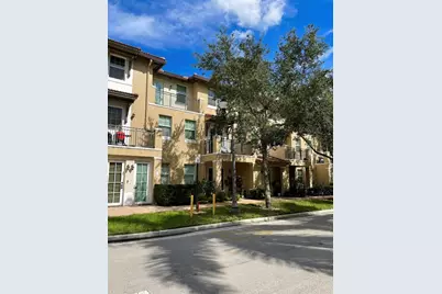 817 SW 147th Avenue #817, Hollywood, FL 33027 - Photo 4