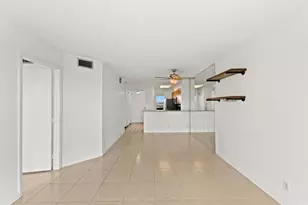 2106 S Cypress Bend Dr, Pompano Beach, FL 33069 - Photo 10