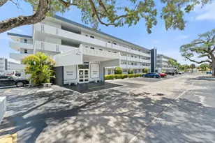 441 NE 195th St, Miami, FL 33179 - Photo 24