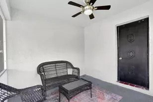 9806 NW 71st St, Tamarac, FL 33321 - Photo 4