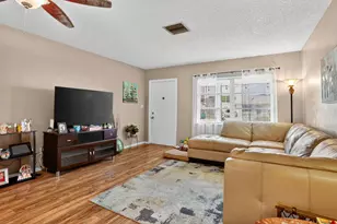 9806 NW 71st St, Tamarac, FL 33321 - Photo 6