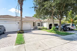 7520 S Aragon Blvd, Sunrise, FL 33313 - Photo 2