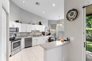 7520 S Aragon Blvd, Sunrise, FL 33313 - Photo 6