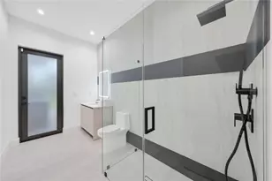 8795 Valencia Ct, Parkland, FL 33067 - Photo 22