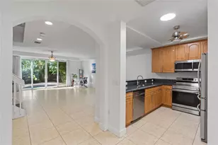 2652 NE 30th Pl, Fort Lauderdale, FL 33306 - Photo 10