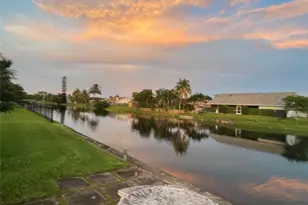 9208 NW 80 St, Tamarac, FL 33321 - Photo 4