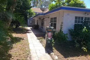 898 NE 39th St, Oakland Park, FL 33334 - Photo 2