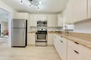 10442 Sunrise Lakes Blvd, Sunrise, FL 33322 - Photo 6